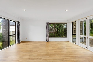 27 Greenvalley Rise, Glenfield, North Shore City