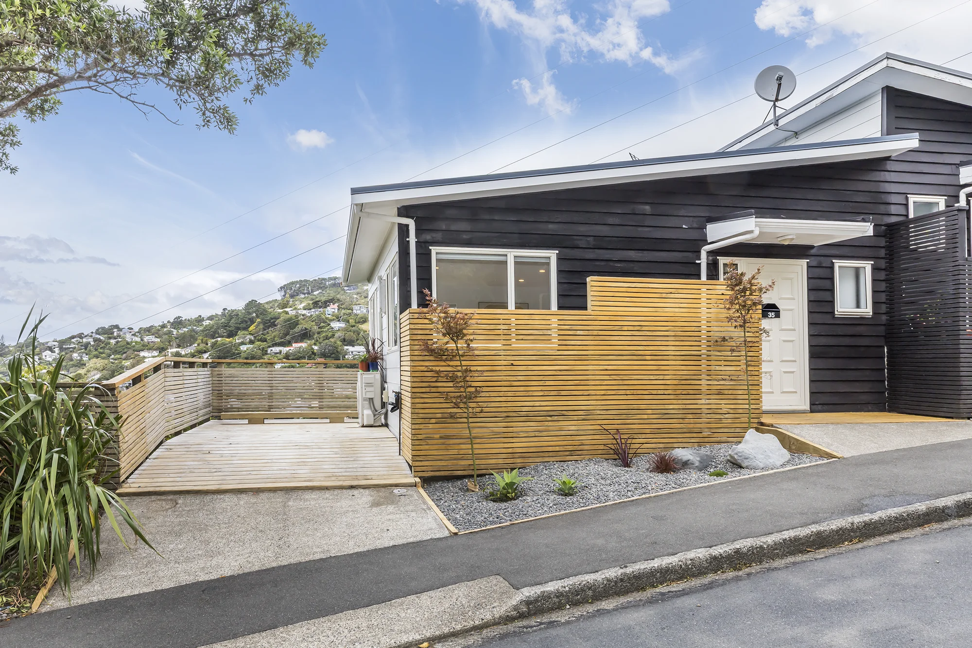 Crofton Downs 3房  AFFORDABLE LIVING WITH BIG VIEWS!