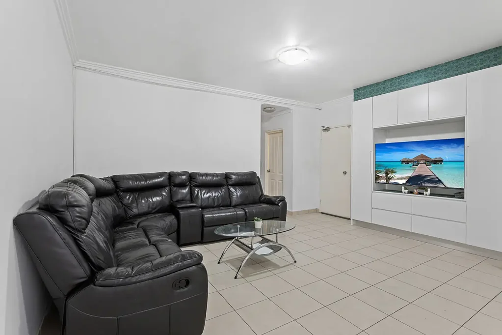 Westmead 2 Bedroom DOUBLE BRICK UNIT IN PRIME LOCATION