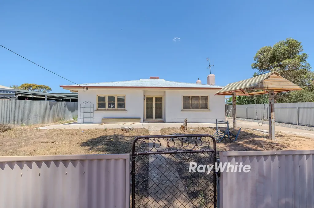 Sea Lake 4chambre Solid three bedroom house + bungalow!