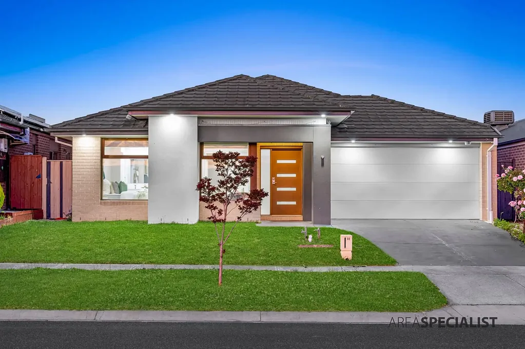 32 Everard Avenue, Clyde North, VIC 3978