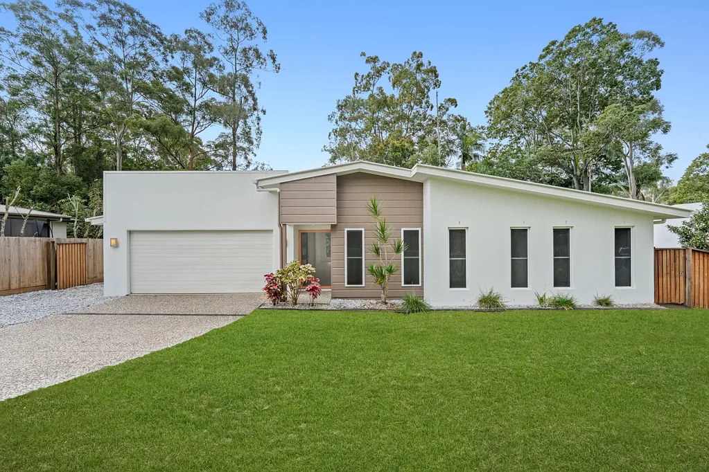 Landsborough 4 Slaapkamer Private, Peaceful and Perfectly Positioned in Pathways Estate