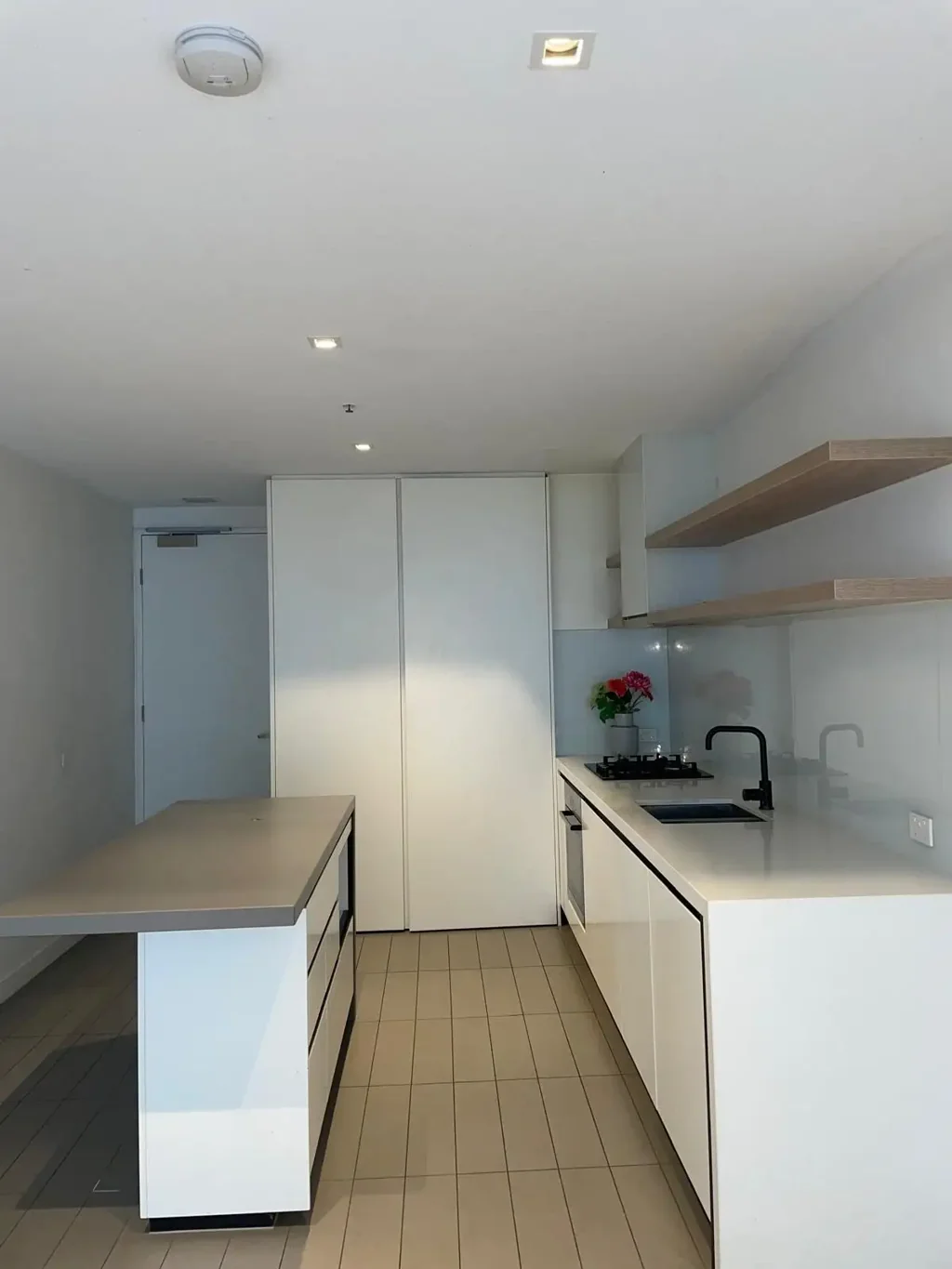 Affordable 1 Bedroom Apartment in Docklands!
