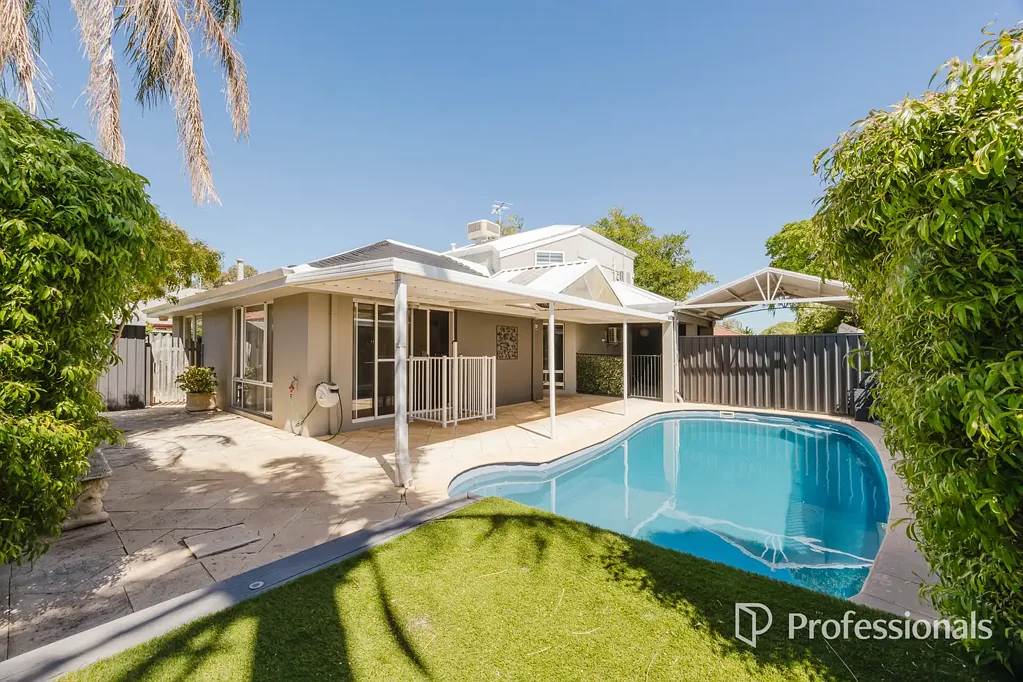 29 Curtin Road, Marangaroo, WA 6064
