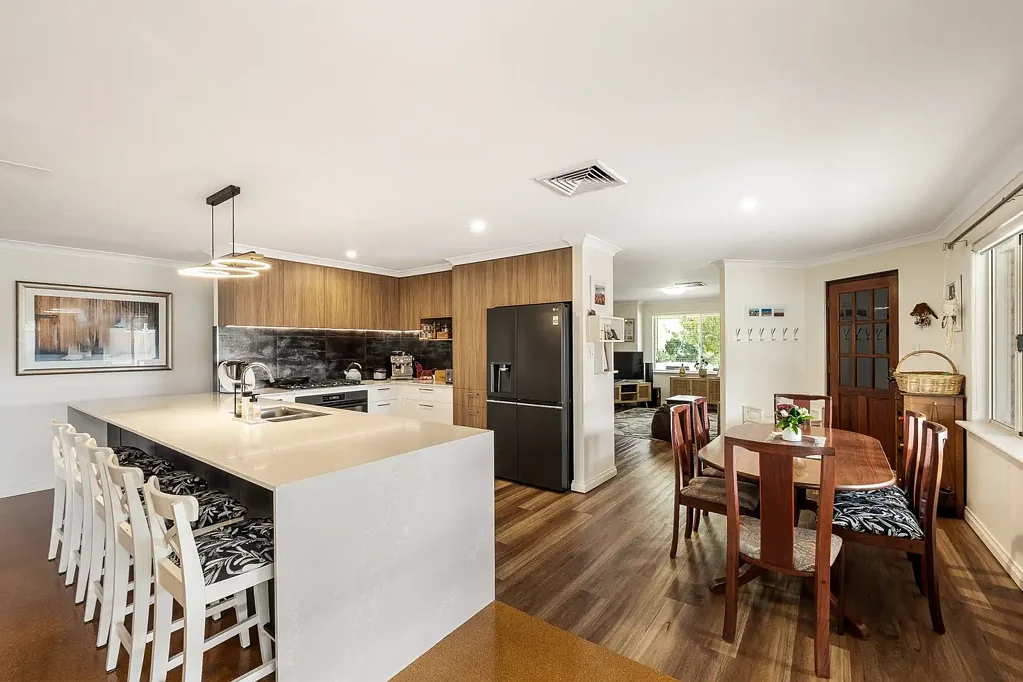 West Busselton 4房  Spacious family living with room for everything you love