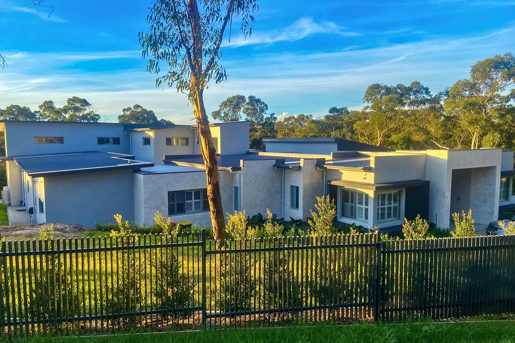 Kenthurst 9房  一个度假村风格的建筑物业！ An Architectural Estate of Resort-Style Prestige!