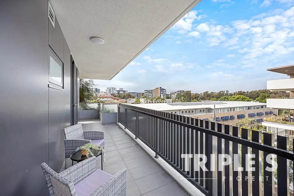 Arncliffe 2 Bedroom JUST LISTED & HUGE BALCONY & PERFECT LOCATION