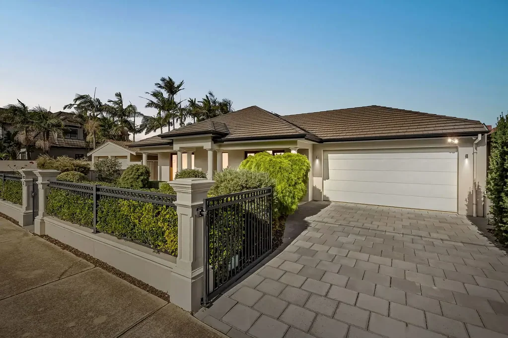 Somerton Park 5房  Holiday living with the lifestyle to match - Your dream home awaits.