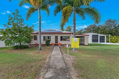 Midge Point 3房  UNDER CONTRACT By Sue Shaw - Great Family Home With Caravan Shelter, Solar & Plenty Of Extras