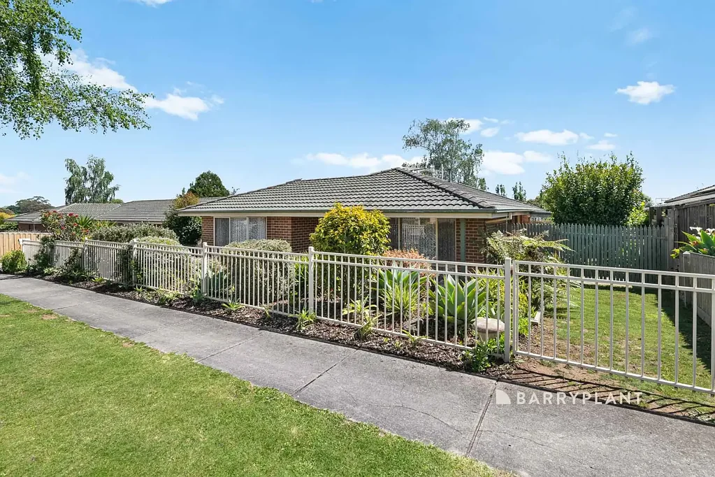 2/11 Outlook Drive, Drouin, VIC 3818