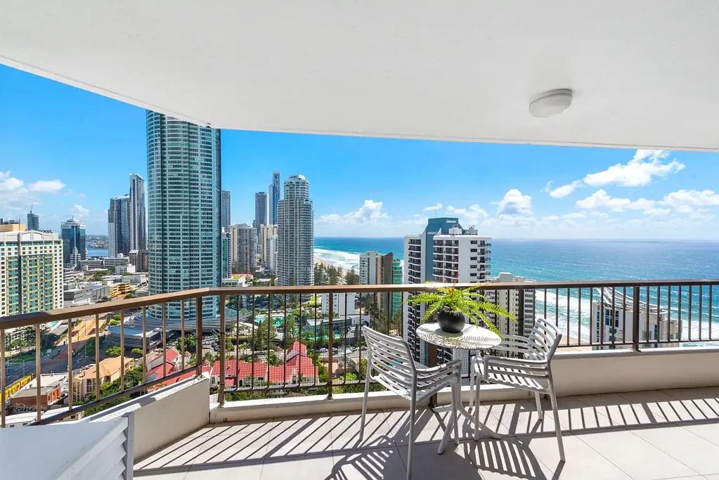 Surfers Paradise 1غرفة نوم High Floor, Ocean views, Renovated North facing in Surfers Century