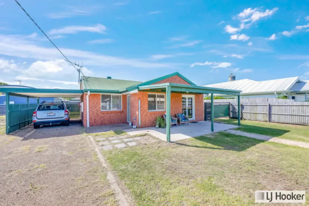 COASTAL COMFORT WITH SOLAR SAVINGS – SPACIOUS LIVING JUST MOMENTS FROM THE BEACH