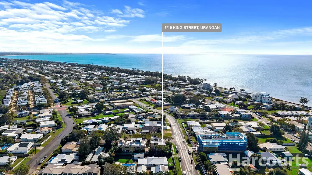 Urangan 3房  Executive Coastal Living with Private Pool & Rooftop Deck!