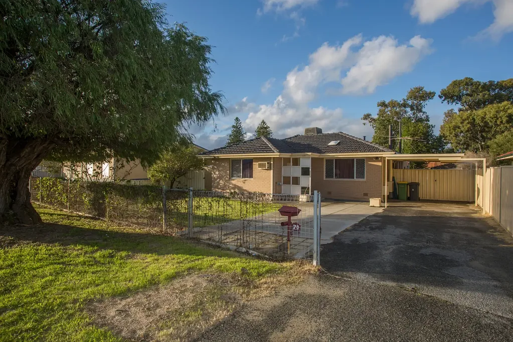 Neat & Spacious Family Home in a Well-Connected Location