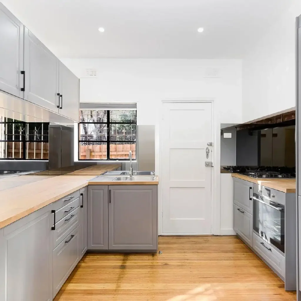 Spacious Ground Floor Apartment in Block of just Four