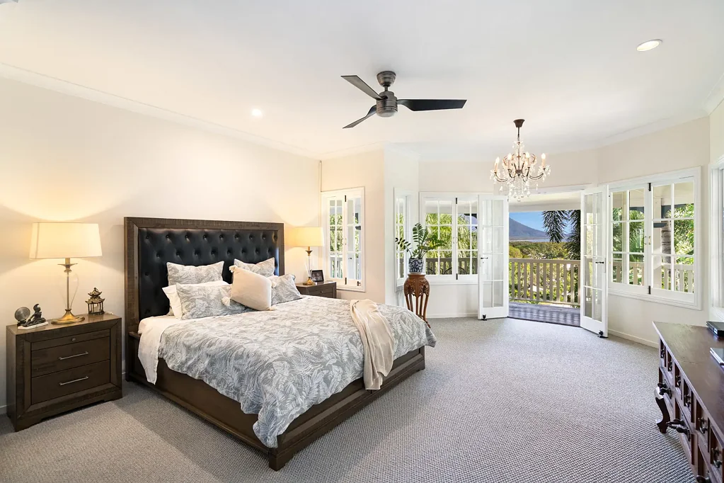 Trinity Beach 5Kwarto Iconic Tropical Escape with Coral Sea Views $125K+ Holiday Income Potential