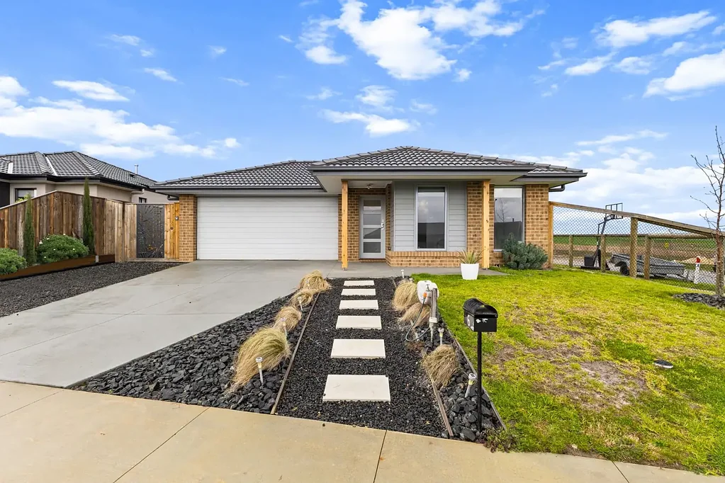 Churchill 3 Bedroom A Modern Home with Stunning Views and Easy-Living Vibes