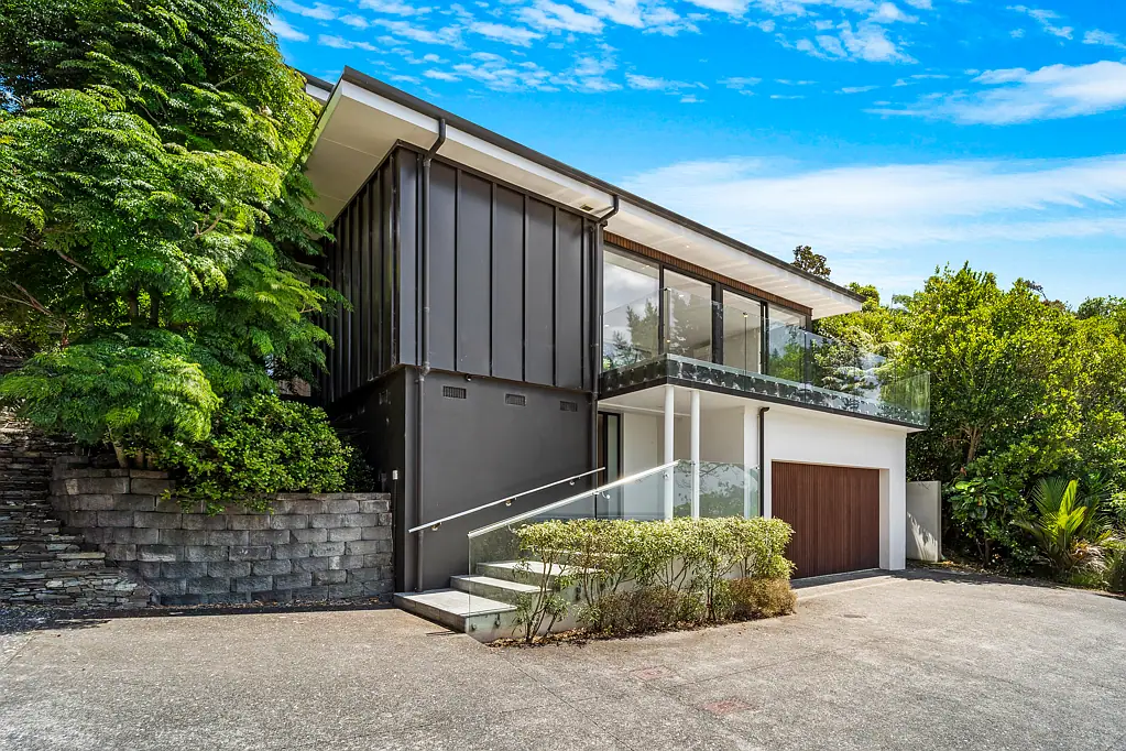 Stanmore Bay 4Kwarto Coastal Lux ready to be Sold