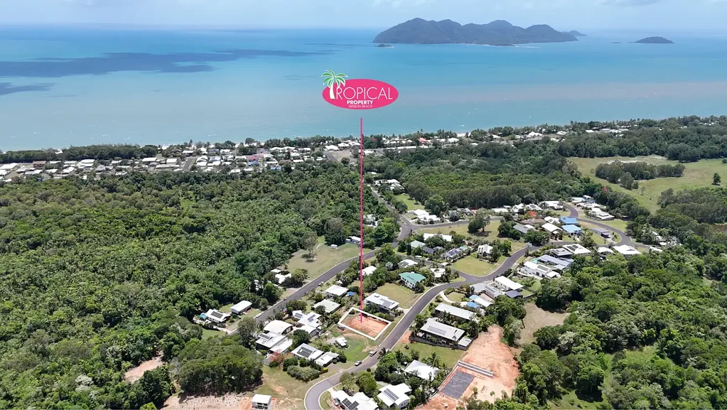 Wongaling Beach  Your Coastal Canvas Awaits at Dunkalli Crescent !