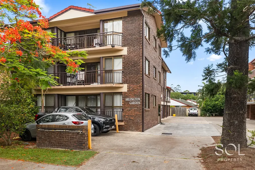 St Lucia 2Zimmer Effortless Living in a Prestigious Inner-City Setting
