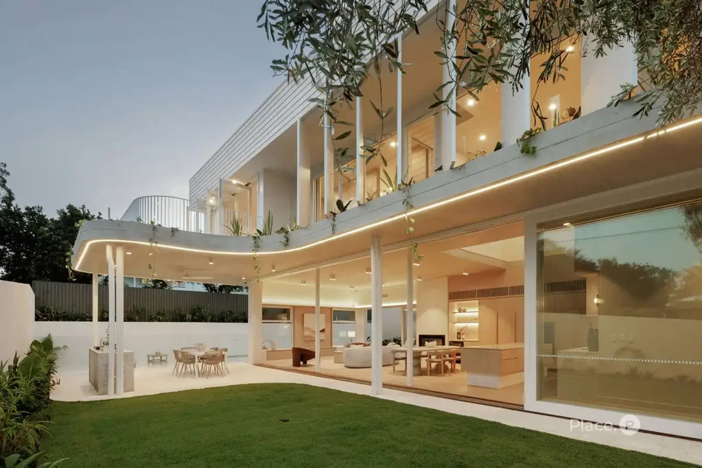 Camp Hill 5 Bedroom Sculptural Luxury and Serenity with City Skyline Views