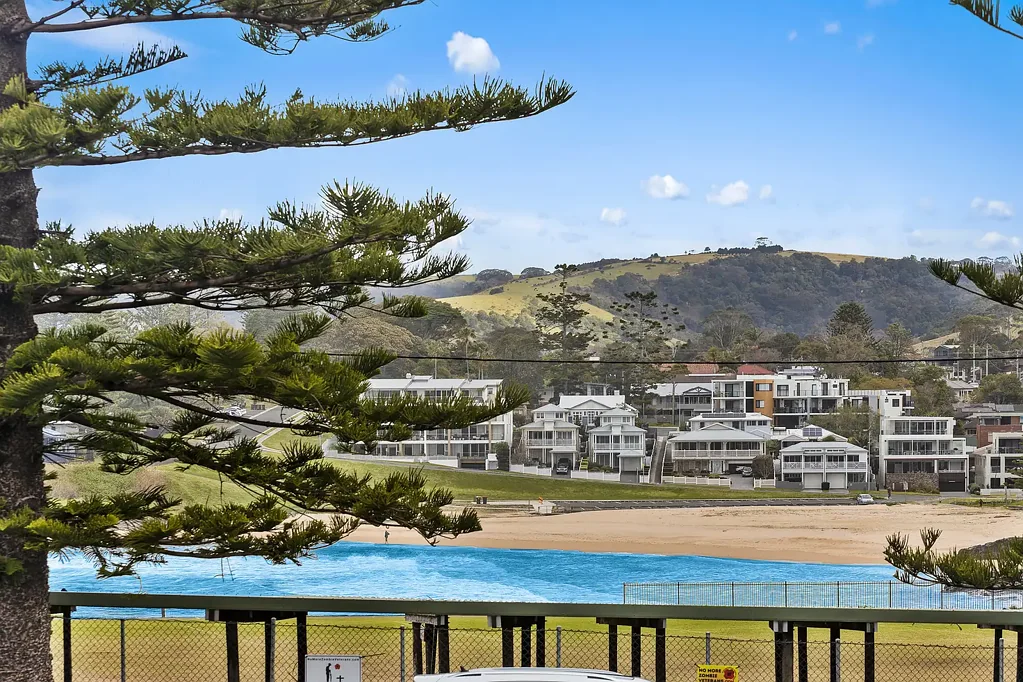 Kiama 3 Bedroom Executive seaside living