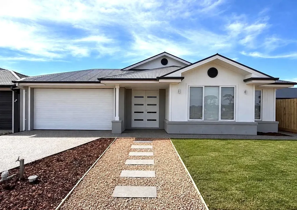 Kilmore 4Phòng ngủ Brand New Family Home
