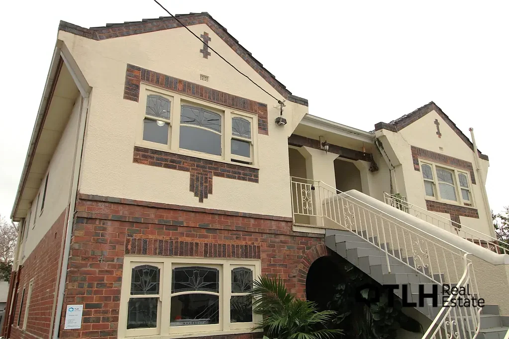 Light-Filled Art Deco Charm in a Prime St Kilda Location