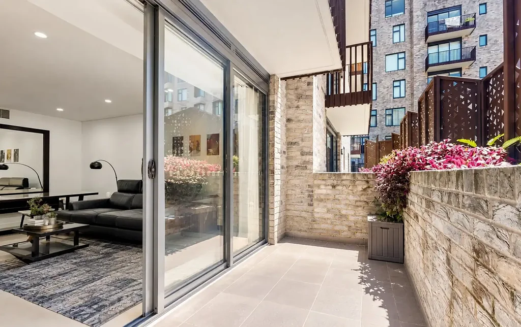 Tranquil Courtyard, Furnished One Bedroom Apartment in a Convenient Location