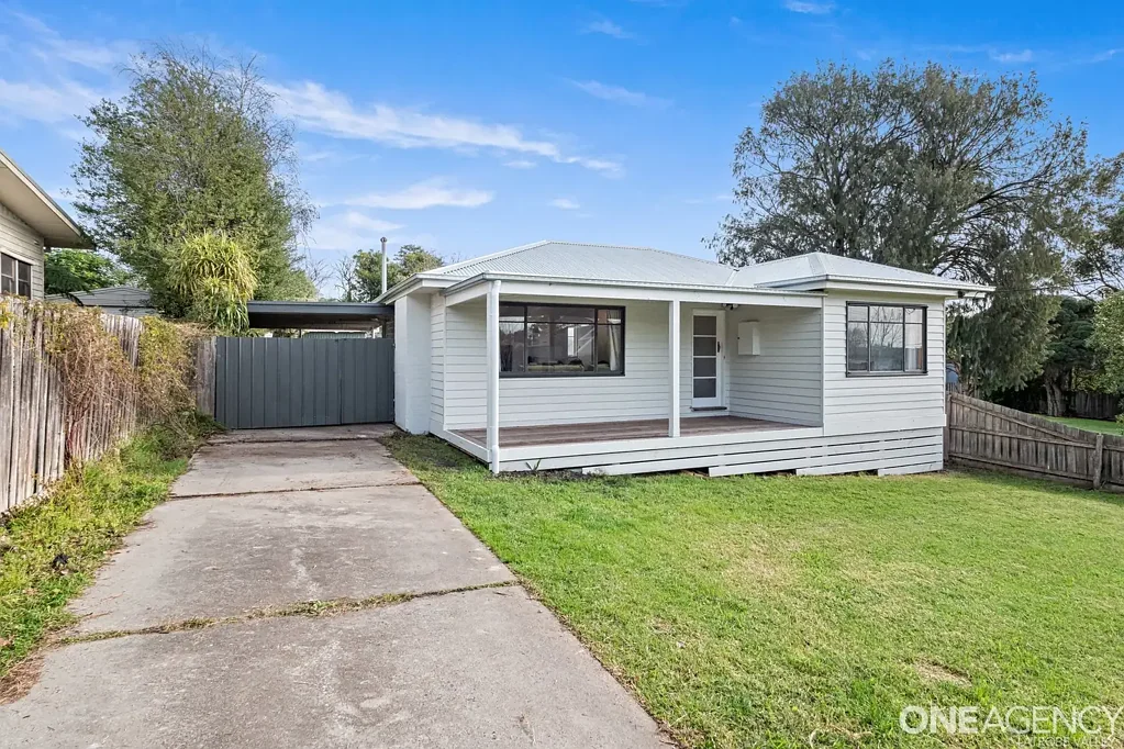 Traralgon 2Kwarto Fresh, Stylish & Move-In Ready – The Perfect Start or Smart Investment