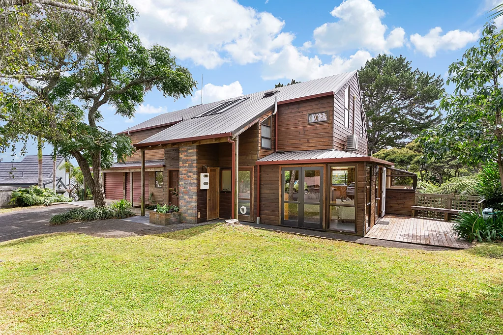 7 Eucalyptus Place, Beach Haven, North Shore City, Auckland