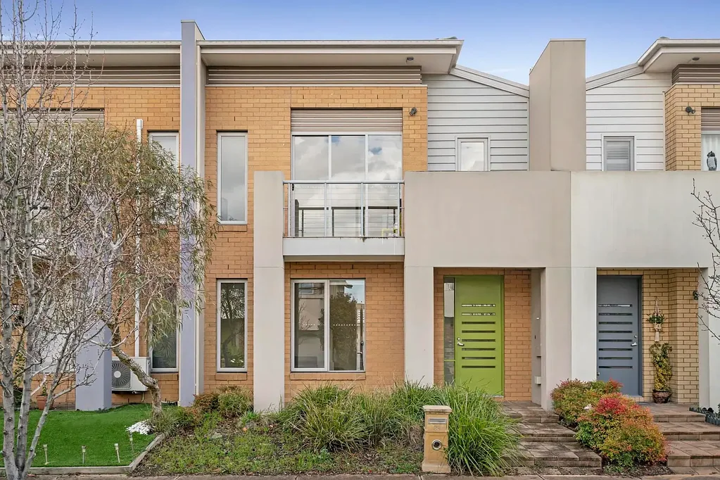 28 Broadbeach Circuit, Point Cook, VIC 3030