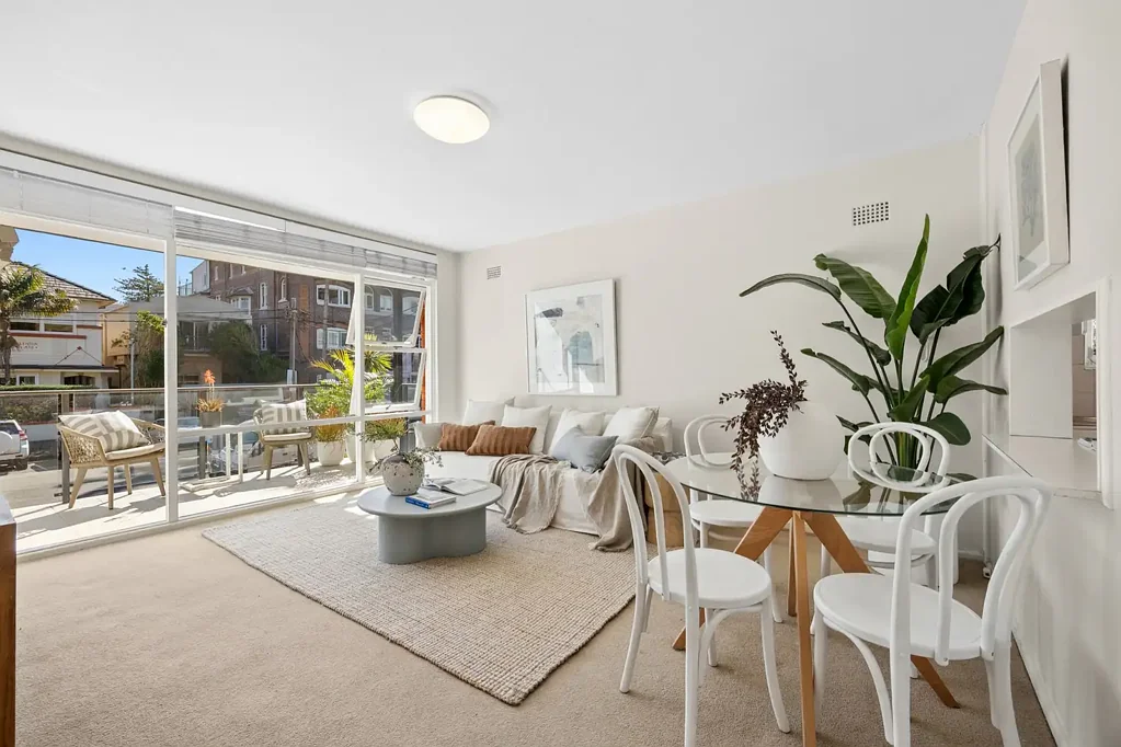 Manly 2Moenga Phenomenal beach pad in a quiet street, footsteps from the village and the surf