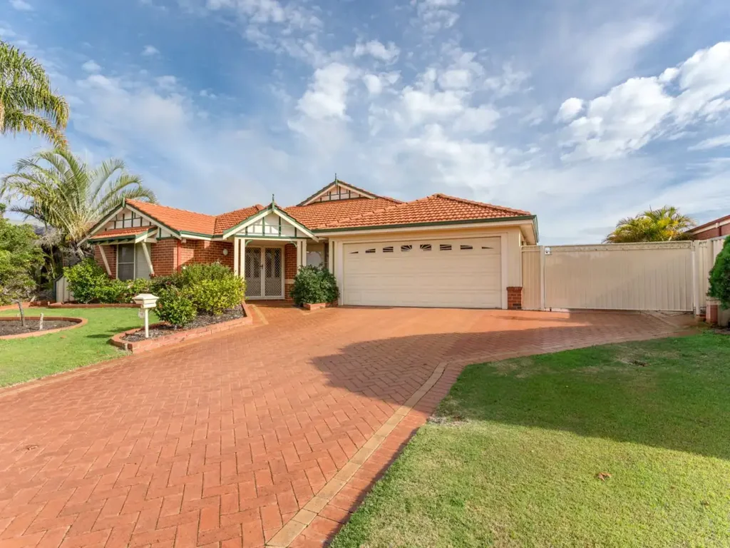 16 Frampton Crescent, Canning Vale, WA 6155