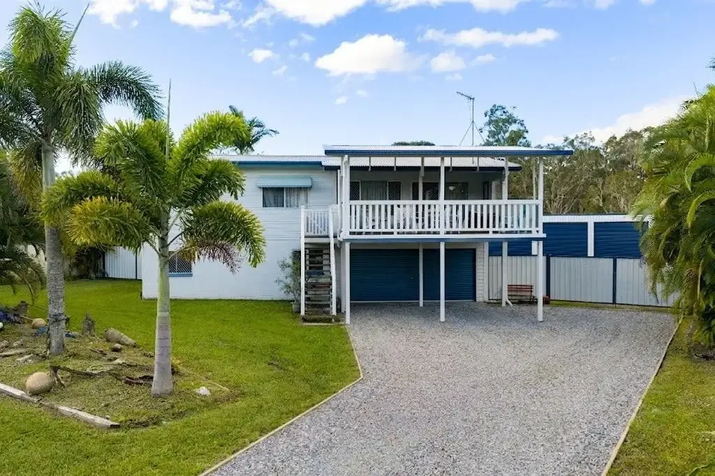 Cooloola Cove 4ห้องนอน Versatile Family Home with Dual Living, Sheds & Exceptional Outdoor Spaces