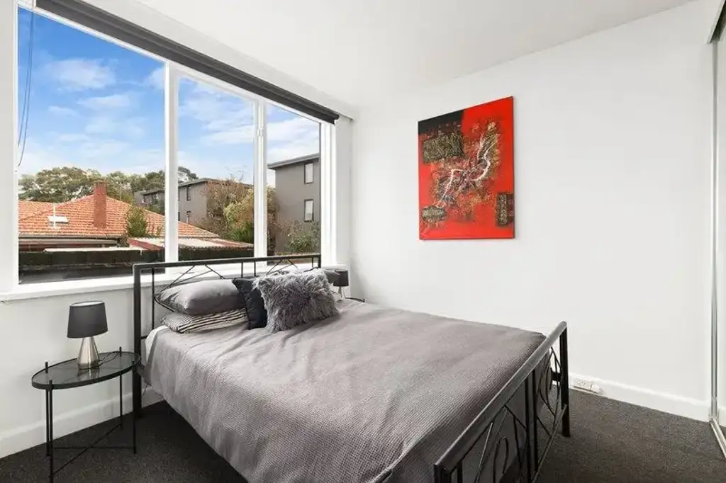 St Kilda East 1房 卓越地段一居室 空调客厅 采光厨房 宽敞卧舱 独立浴室
度假式配套 泳池网球场 烧烤洗衣房 近购物餐饮
尽享St Kilda East风尚生活！ Smart Investment or Perfect First Home in St Kilda East: Lifestyle and Opportunities