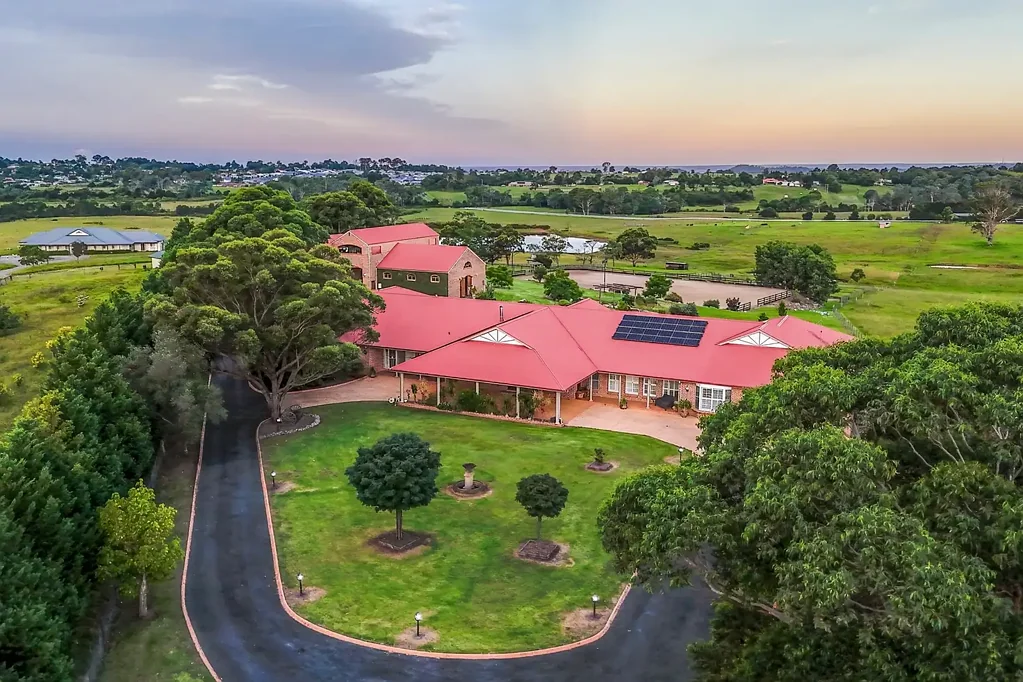 The Oaks 10 Bedroom Quintessential Lifestyle Acreage Estate