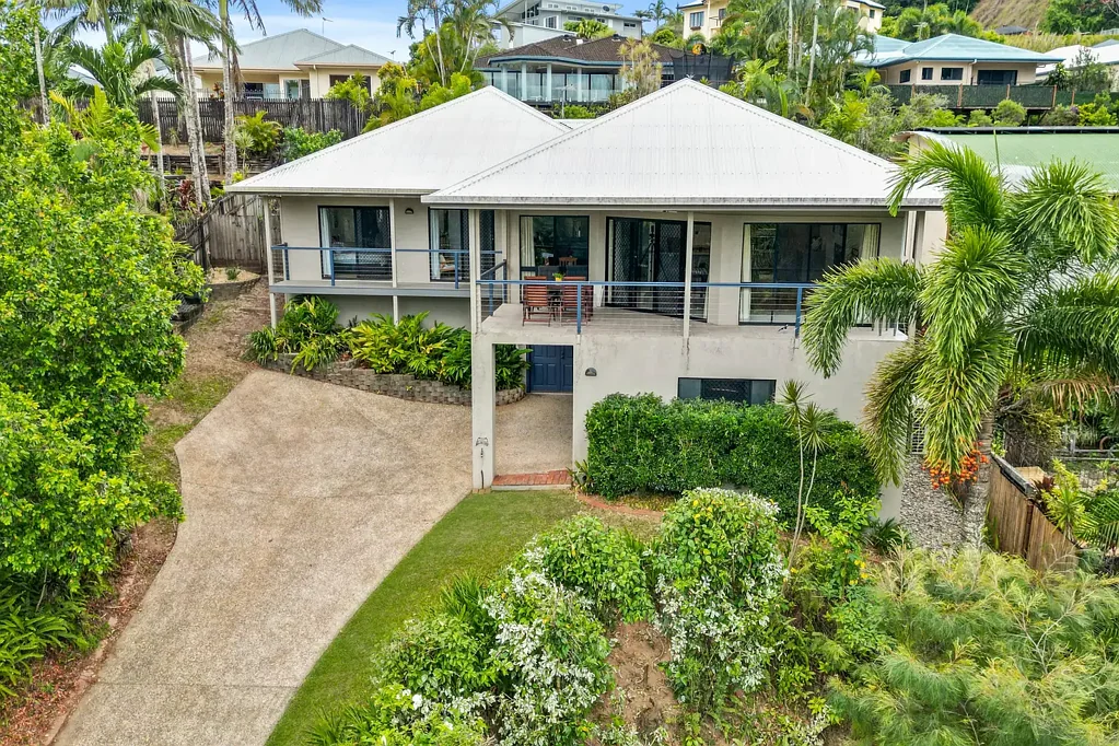 21 Barossa Close, Brinsmead, QLD 4870