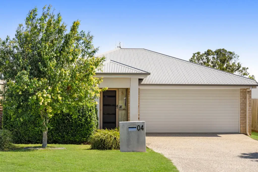 4 Parkview Drive, Glenvale, QLD 4350