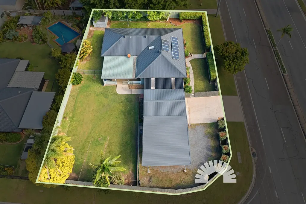Morayfield 4房 街角1220平米 2车库棚屋 3车位储物 宽敞庭院 太阳能系统 An amazing Development Opportunity with two street frontage (1,222m2)