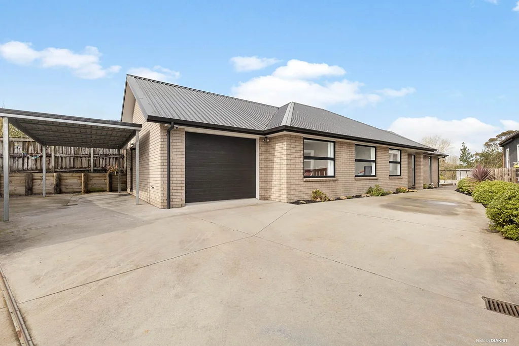 Tuakau 4ห้องนอน Just Listed – Immaculate Family Home in Sought...