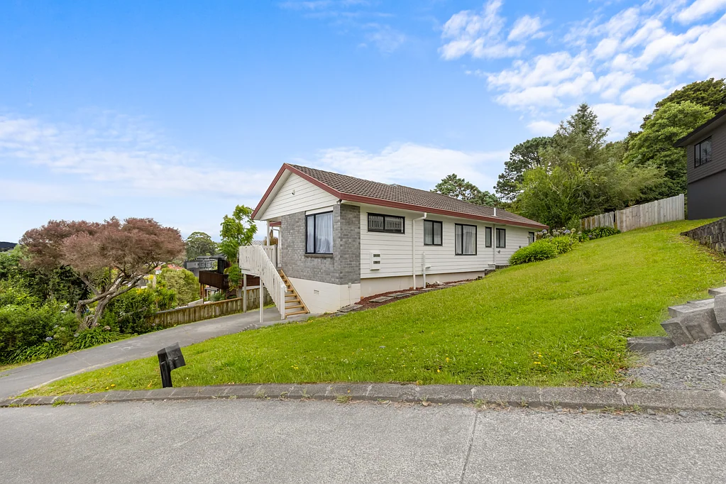 18 Van Dyke Place, West Harbour, Waitakere City, Auckland