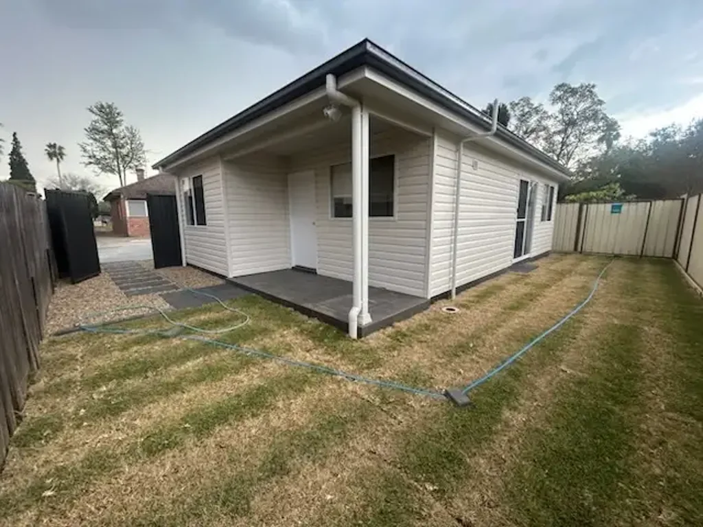 Brand New 2 Bedroom Granny Flat with Off Street Parking! Available Now!!