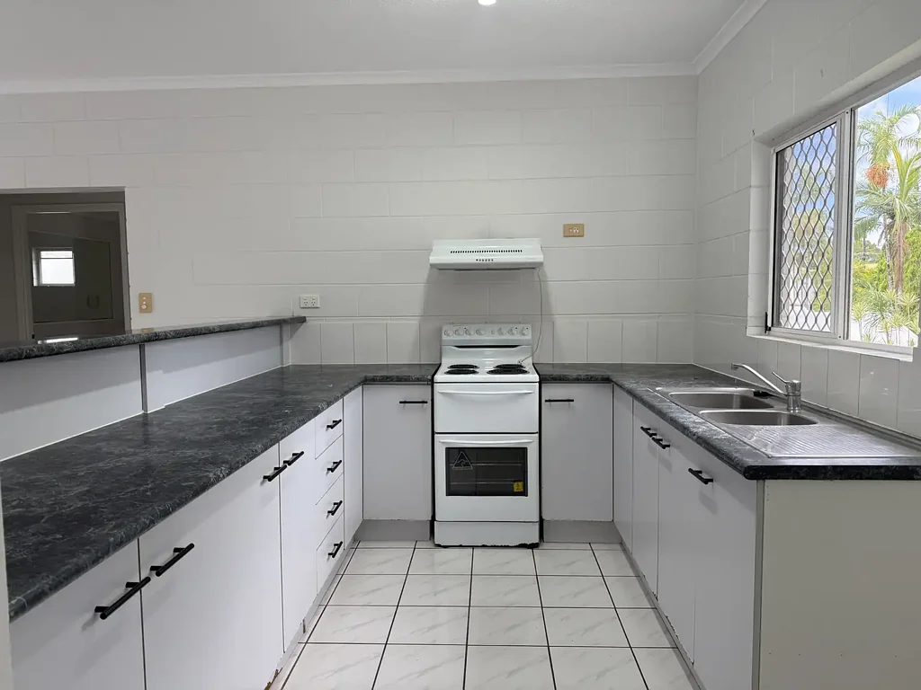 2 Bedroom unit, Located close to town