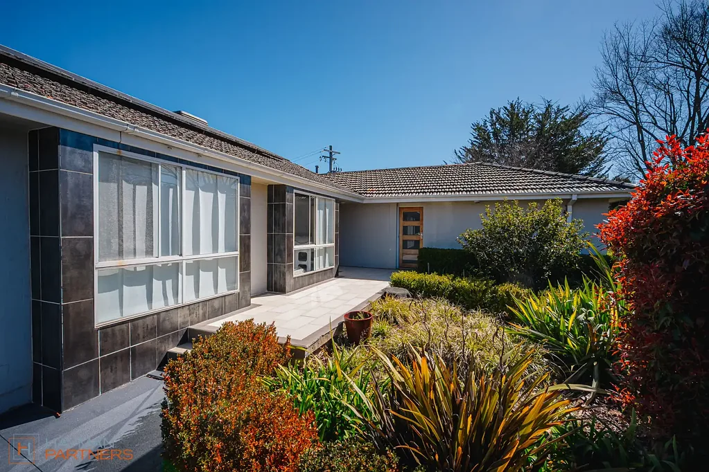 Garran 5Kwarto Flexible living in a prized Garran position