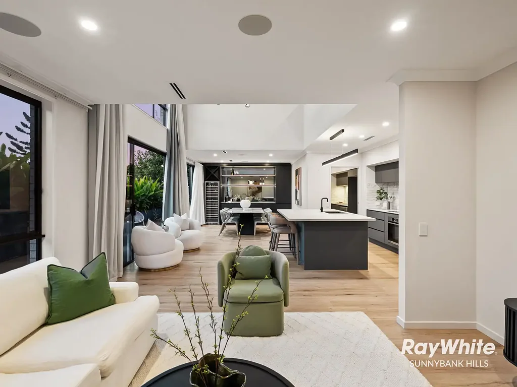 Acacia Ridge 5 Bedroom 5-YEARS YOUNG - CONTEMPORARY FAMILY LIVING WITH PEACE OF MIND