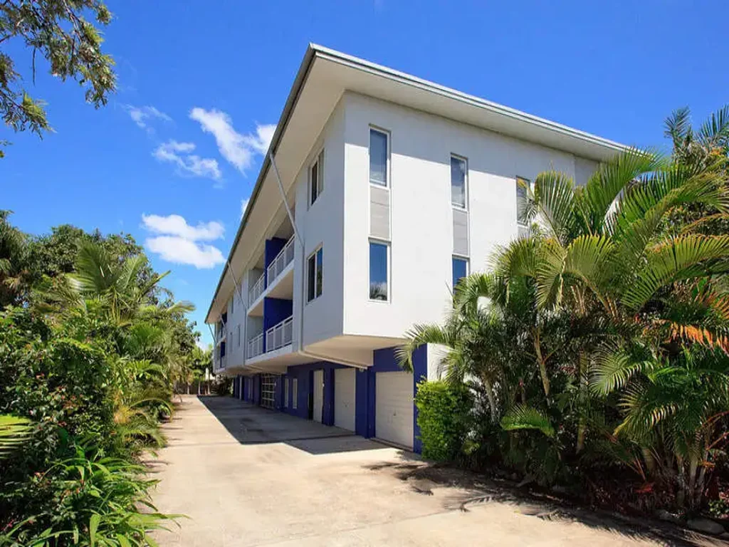 Low Maintenance Apartment in Secure Complex
