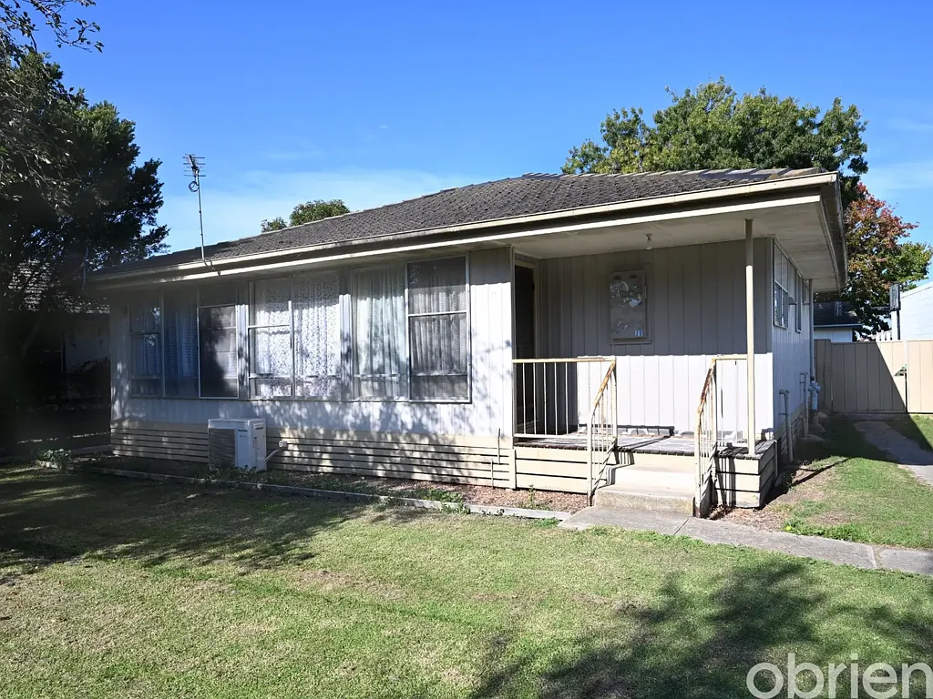 East Bairnsdale 3कमरा Entry-Level Opportunity with Strong Rental Return