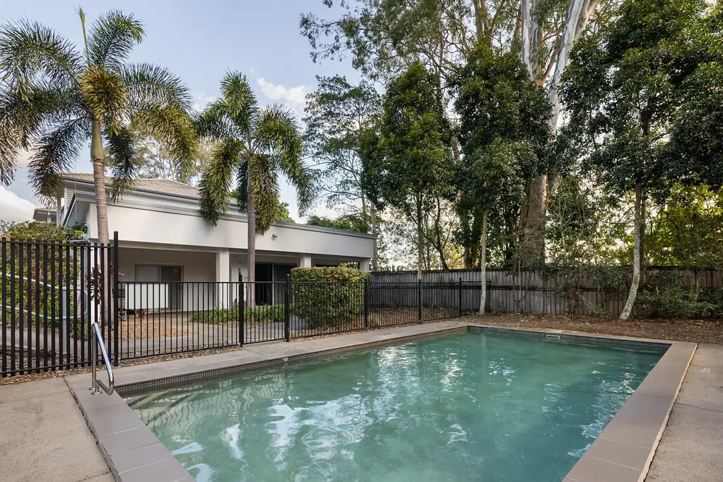 Bracken Ridge 3غرفة نوم Private, Low-Maintenance Townhouse with Poolside Lifestyle Appeal