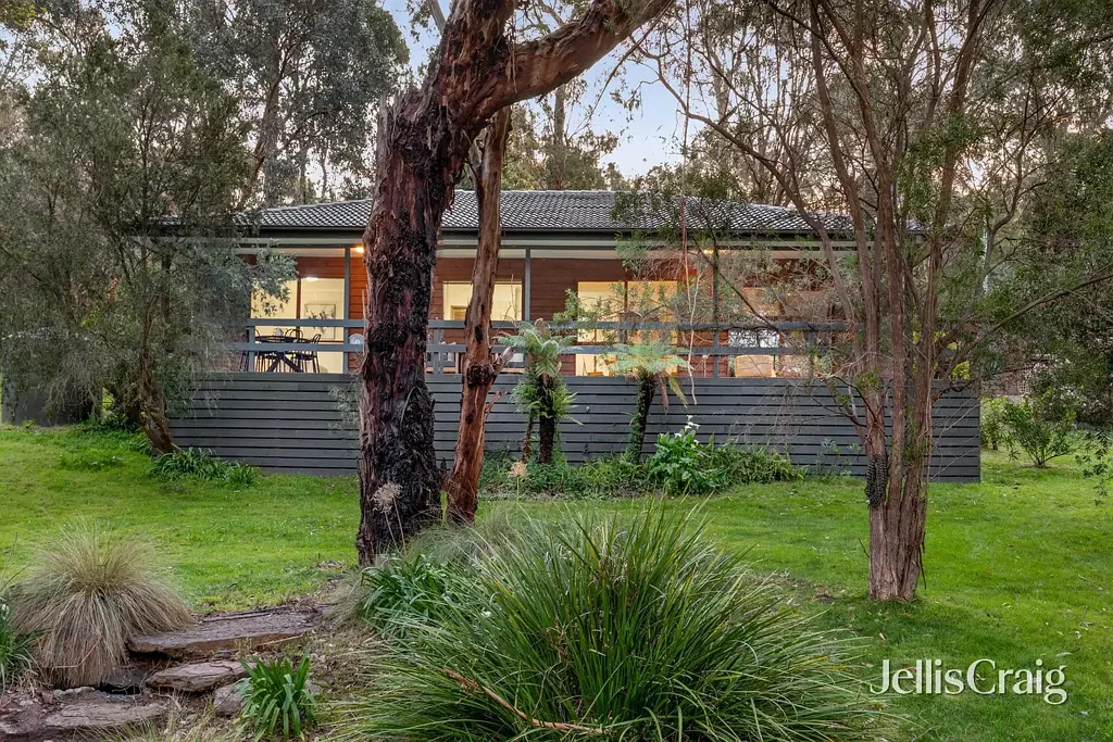 North Warrandyte 2침실 A riverside escape with exciting potential